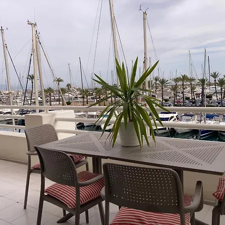 Isla De Poniente Puerto Marina *